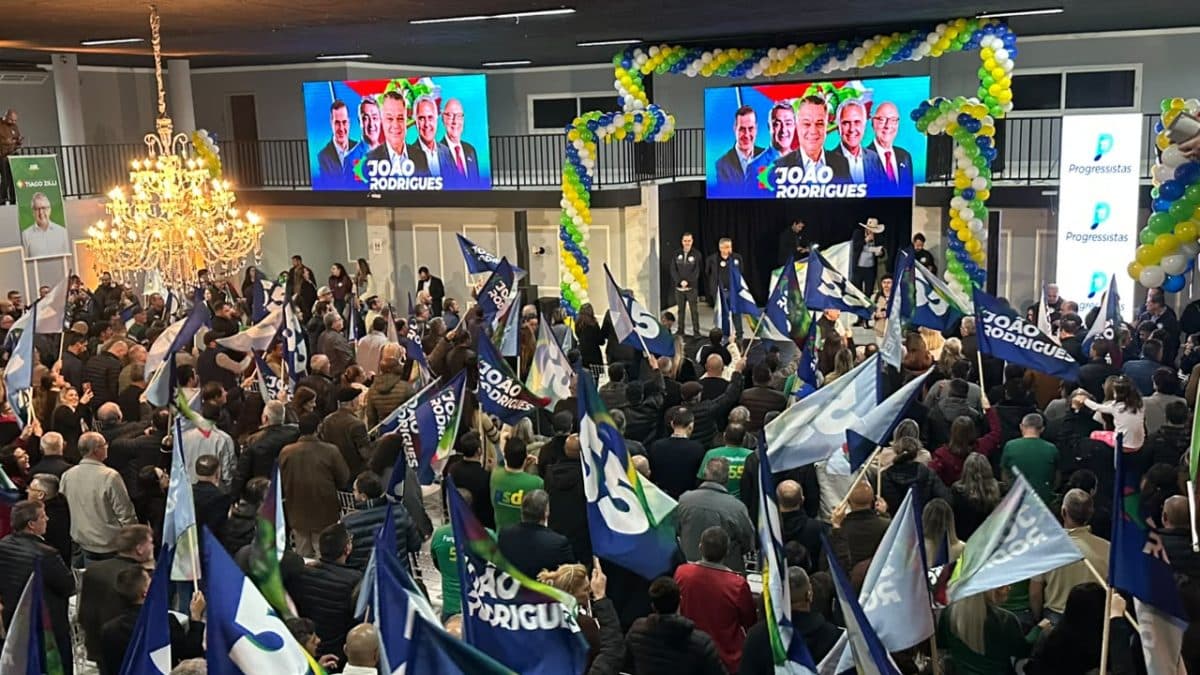 Lideranças de PSD, MDB, Progressistas e União Brasil se reúnem em Criciúma para articulação eleitoral