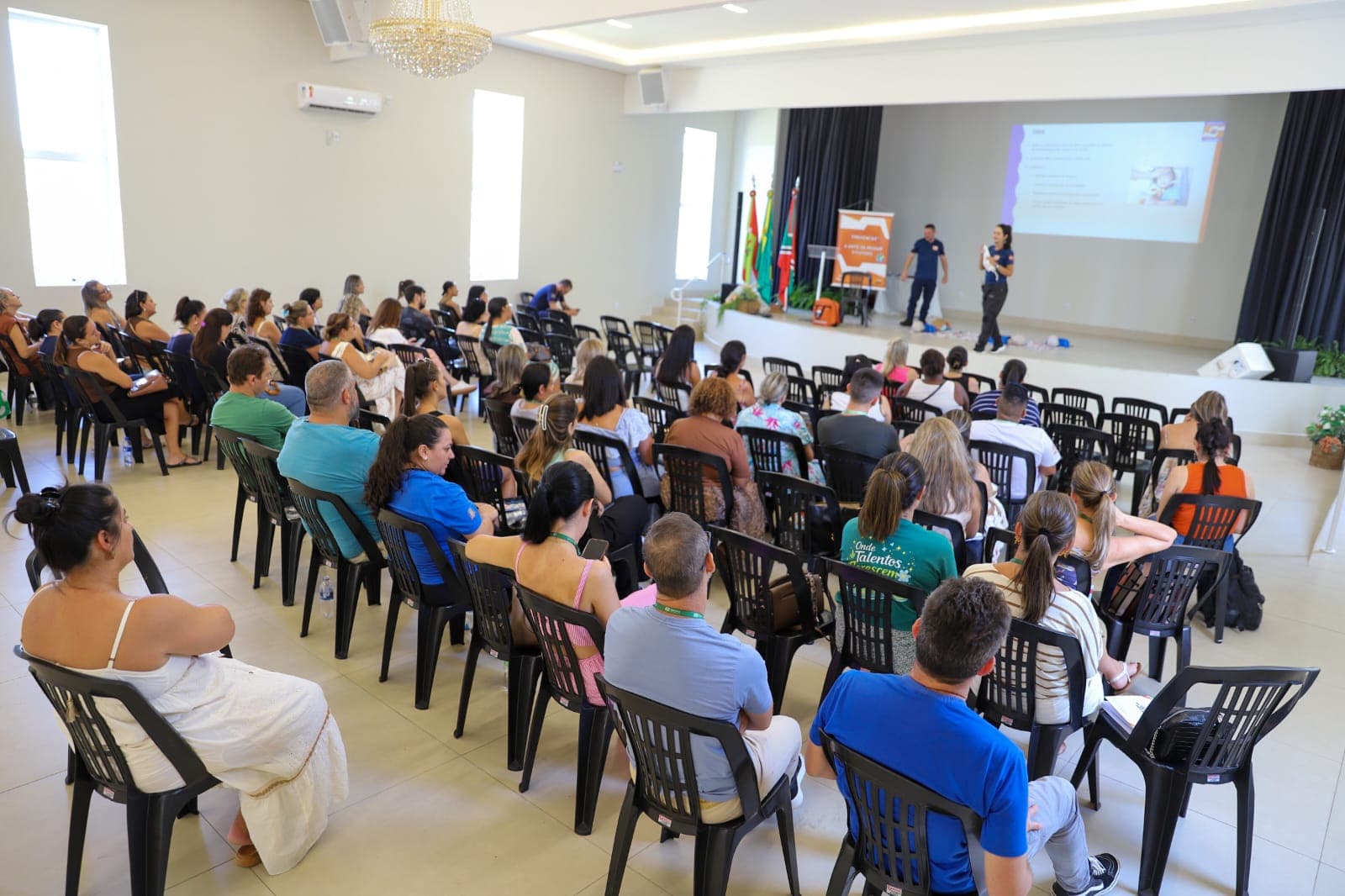 Educação de Criciúma passa por capacitação em primeiros socorros