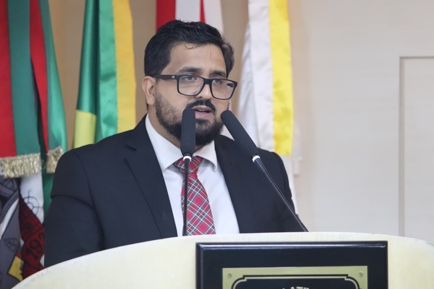 Exoneração na prefeitura agita os bastidores políticos em Criciúma