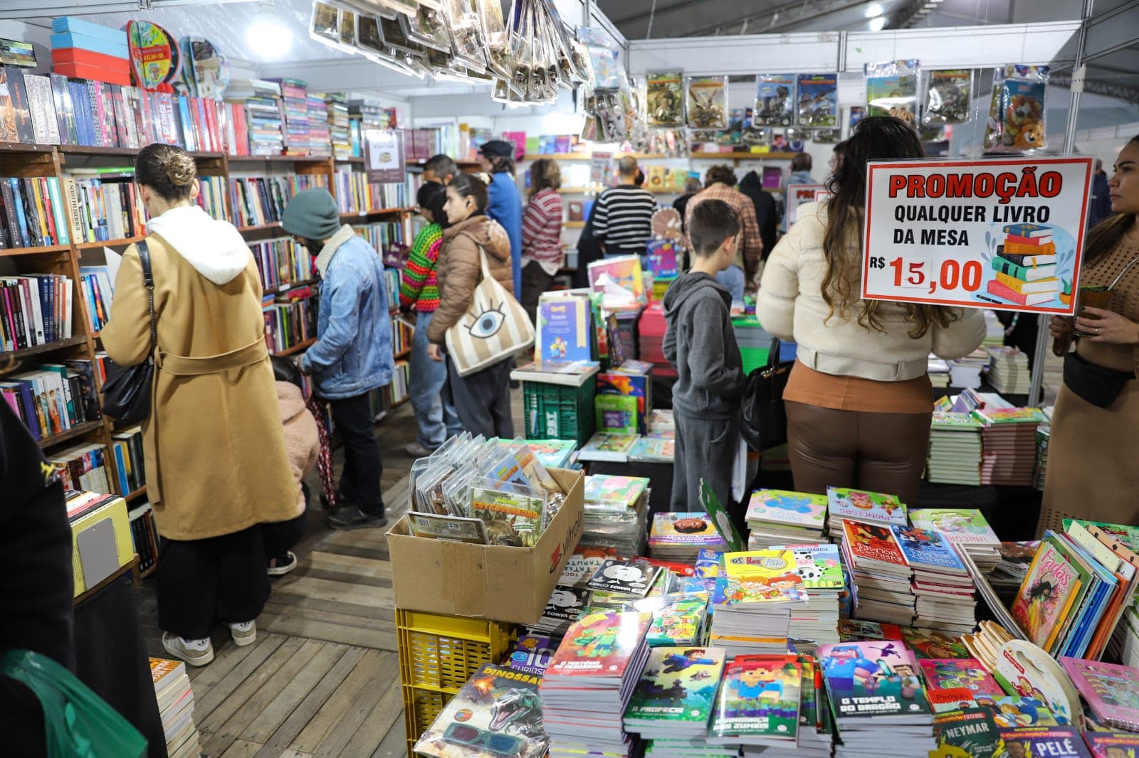 Feira do Livro de Criciúma celebra cultura e história com programação intensa e vales-livro