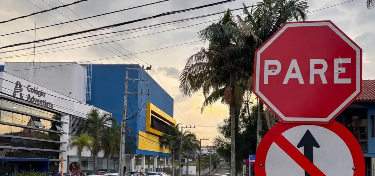 Criciúma amplia mão única para segurança no trânsito de escolas - Visor Notícias