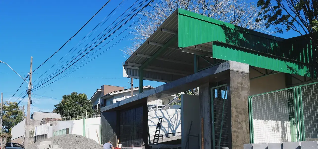 Reforma de escola em Criciúma avança no bairro Brasília - Visor Notícias