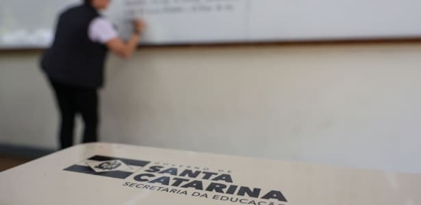 Santa Catarina lança edital para concurso público com até 10 mil vagas para educação - 4oito