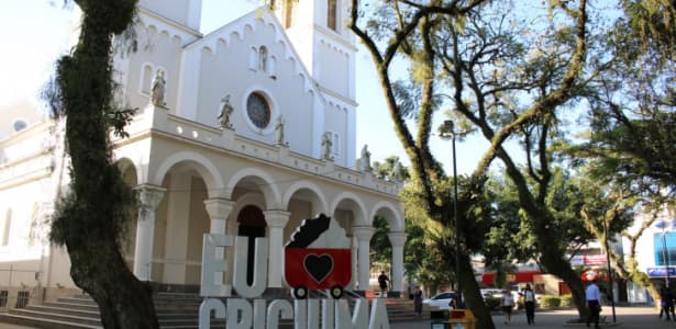 Dia dos Pais deve impulsionar vendas no comércio de Criciúma com alta na intenção de gastos